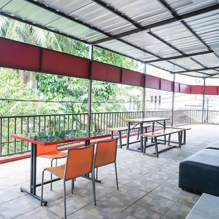 Reddoorz Plus Near Itc Cempaka Mas 2 Джакарта Экстерьер фото