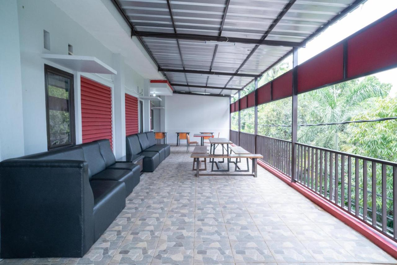 Reddoorz Plus Near Itc Cempaka Mas 2 Джакарта Экстерьер фото