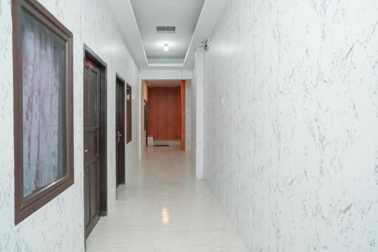 Reddoorz Plus Near Itc Cempaka Mas 2 Джакарта Экстерьер фото