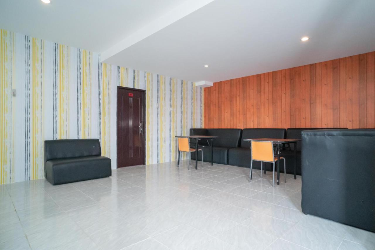 Reddoorz Plus Near Itc Cempaka Mas 2 Джакарта Экстерьер фото