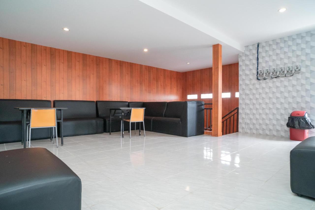 Reddoorz Plus Near Itc Cempaka Mas 2 Джакарта Экстерьер фото