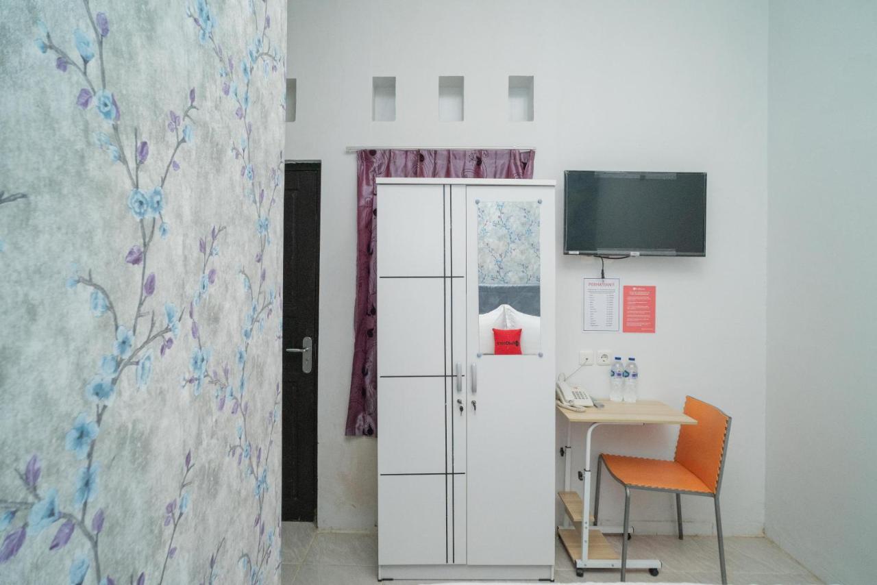 Reddoorz Plus Near Itc Cempaka Mas 2 Джакарта Экстерьер фото