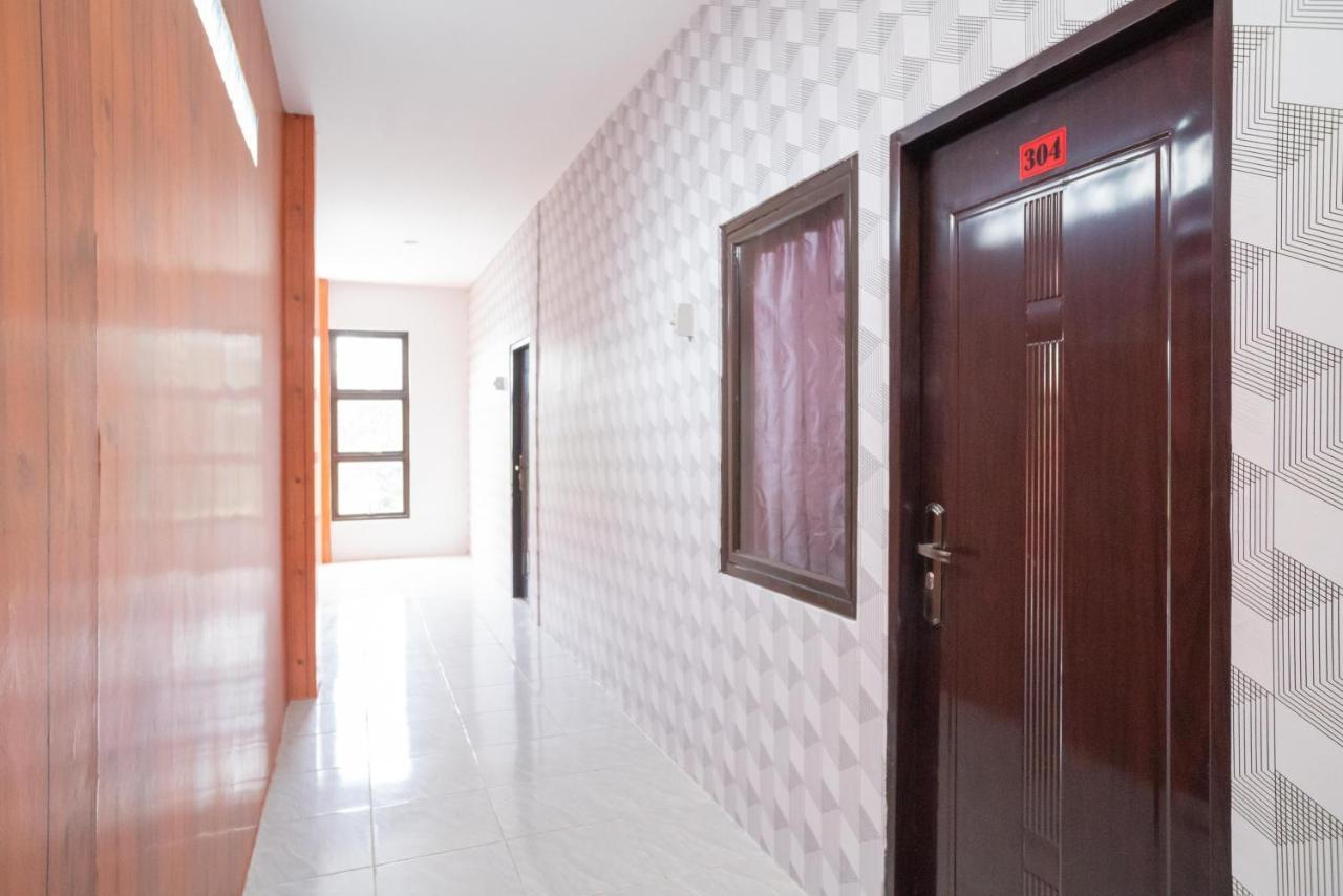 Reddoorz Plus Near Itc Cempaka Mas 2 Джакарта Экстерьер фото