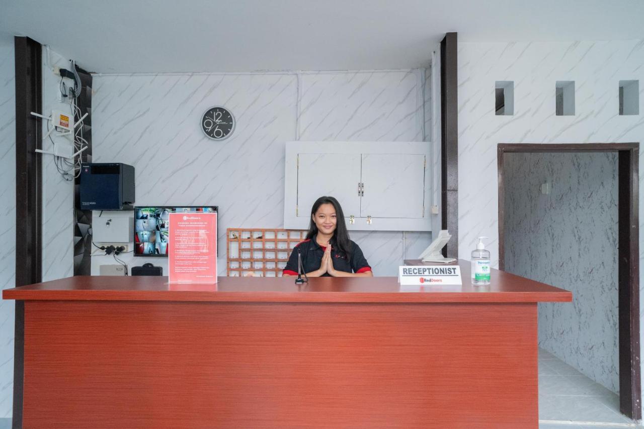 Reddoorz Plus Near Itc Cempaka Mas 2 Джакарта Экстерьер фото
