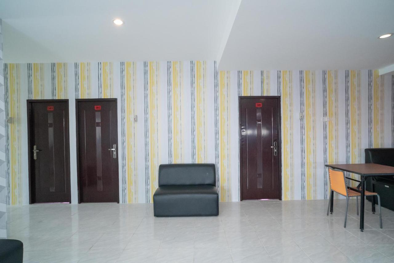 Reddoorz Plus Near Itc Cempaka Mas 2 Джакарта Экстерьер фото