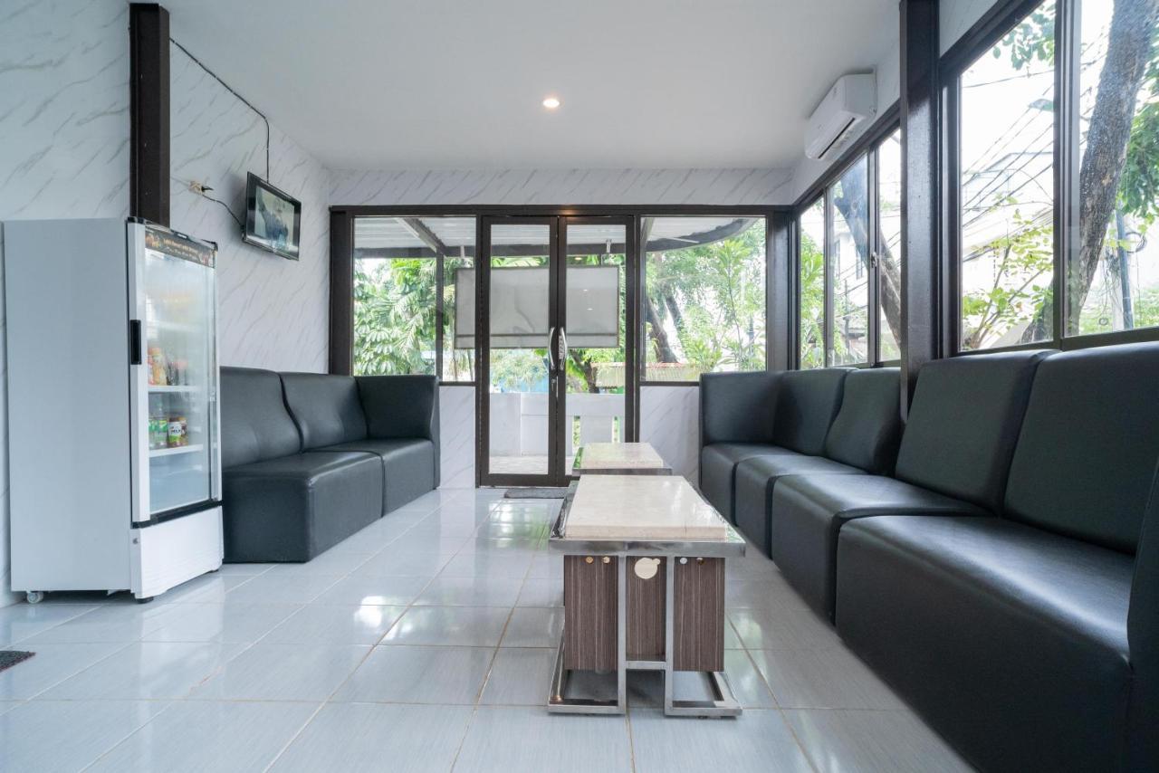 Reddoorz Plus Near Itc Cempaka Mas 2 Джакарта Экстерьер фото
