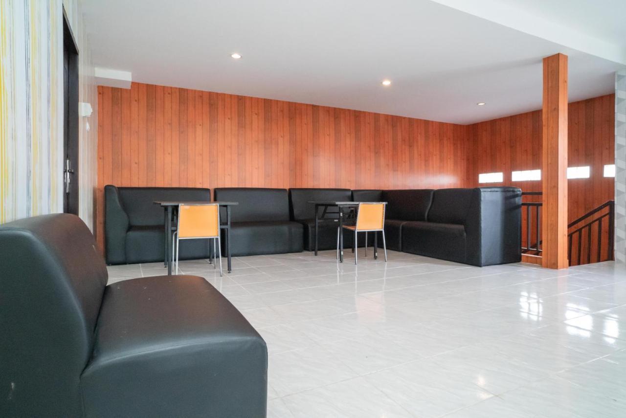 Reddoorz Plus Near Itc Cempaka Mas 2 Джакарта Экстерьер фото