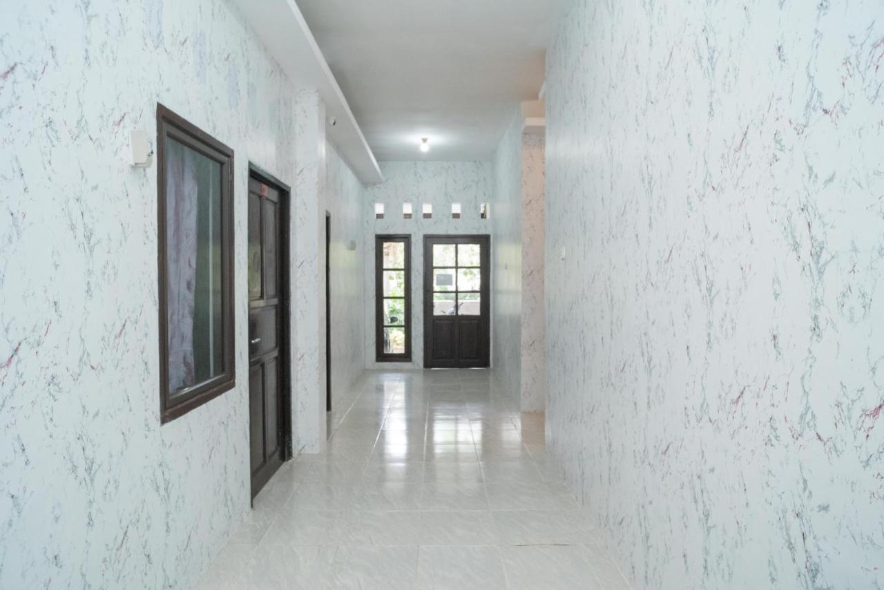 Reddoorz Plus Near Itc Cempaka Mas 2 Джакарта Экстерьер фото